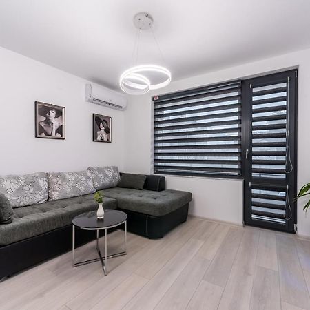 Апартамент За Гости Дрийм Velingrad Ngoại thất bức ảnh